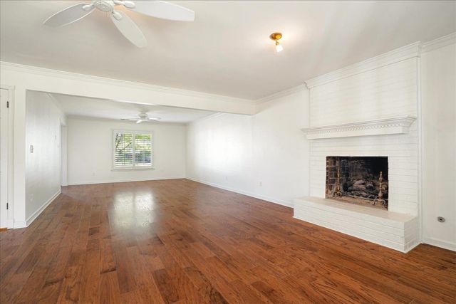 2899 CROSS COUNTRY DR, Germantown, TN 38138