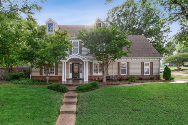 2899 CROSS COUNTRY DR, Germantown, TN 38138