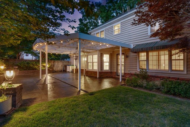 2899 CROSS COUNTRY DR, Germantown, TN 38138