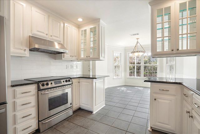 2899 CROSS COUNTRY DR, Germantown, TN 38138