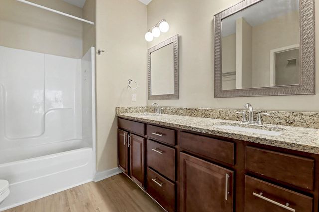 1218 S Longford St, Wichita, KS 67207