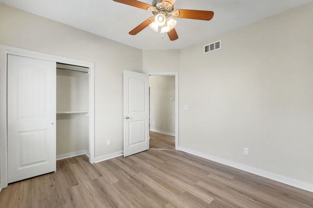 1218 S Longford St, Wichita, KS 67207