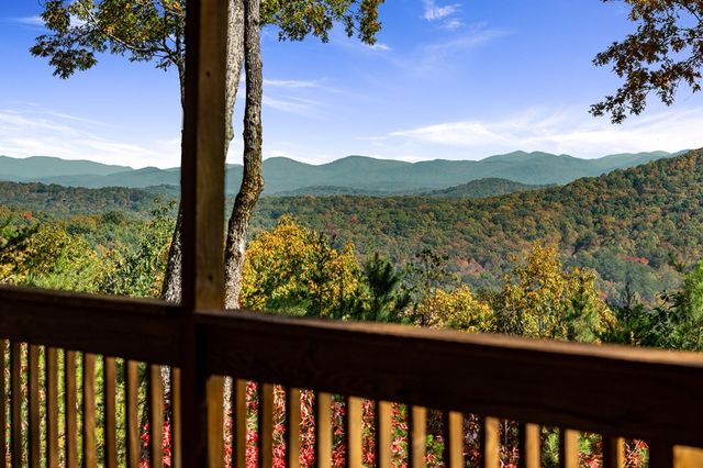 1655 Mangums Trail, Blue Ridge, GA 30513