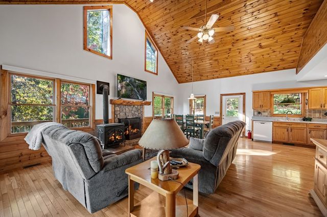 1655 Mangums Trail, Blue Ridge, GA 30513