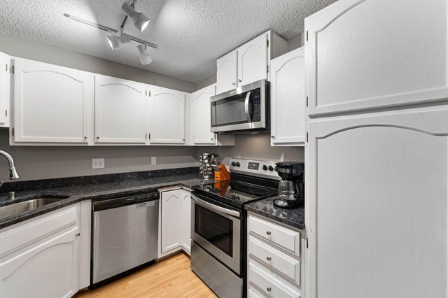 300 Shelard Parkway 209, Saint Louis Park, MN 55426