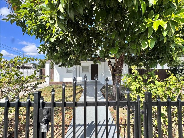 2381 NW 153rd St, Miami Gardens, FL 33054