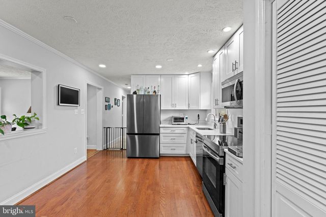 20103 SHELBURNE GLEBE RD, Purcellville, VA 20132