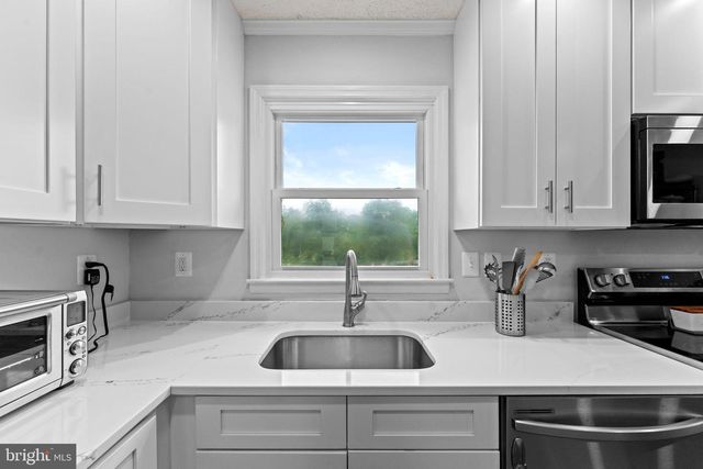 20103 SHELBURNE GLEBE RD, Purcellville, VA 20132