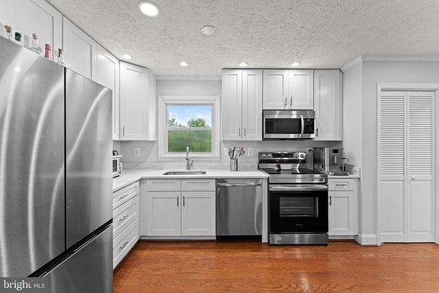20103 SHELBURNE GLEBE RD, Purcellville, VA 20132