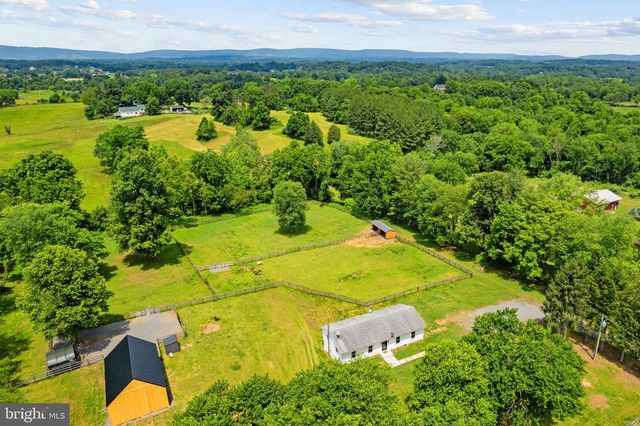 20103 SHELBURNE GLEBE RD, Purcellville, VA 20132