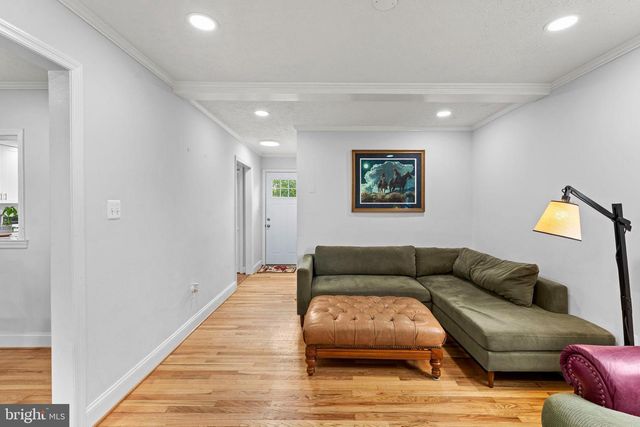 20103 SHELBURNE GLEBE RD, Purcellville, VA 20132