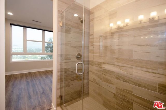 2753 Waverly Drive 806, Los Angeles, CA 90039