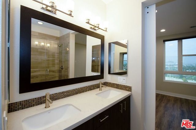 2753 Waverly Drive 806, Los Angeles, CA 90039