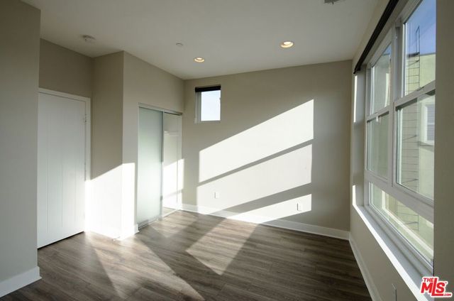 2753 Waverly Drive 806, Los Angeles, CA 90039