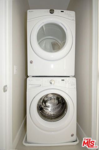 2753 Waverly Drive 806, Los Angeles, CA 90039