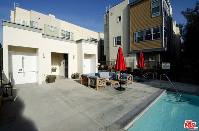 2753 Waverly Drive 806, Los Angeles, CA 90039