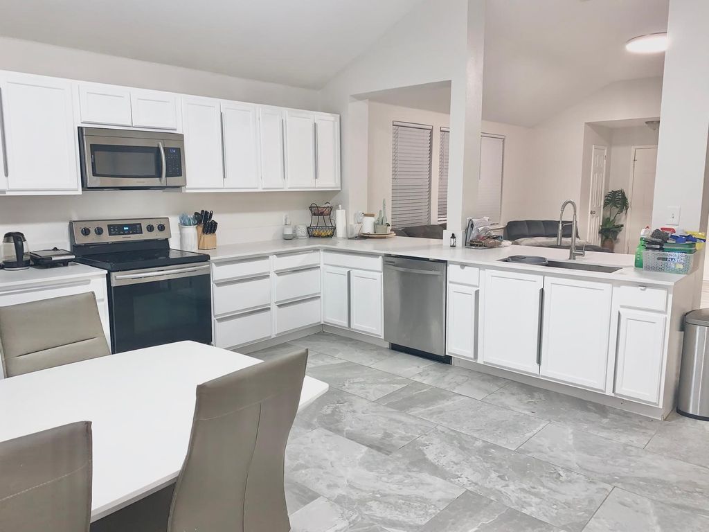 1042 Warbler, Aubrey, TX 76227