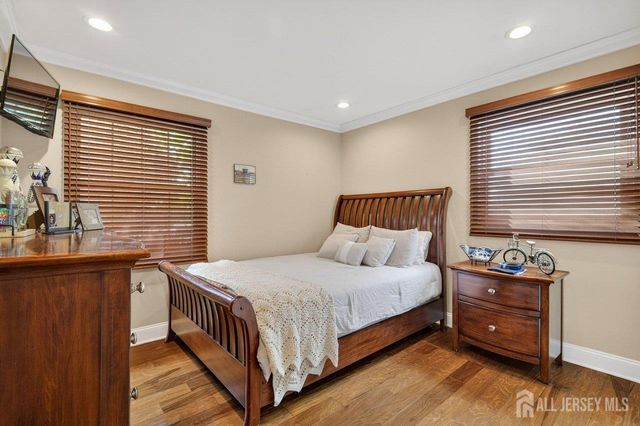 16 Evergreen Terrace, Monroe, NJ 08831