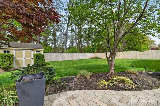 16 Evergreen Terrace, Monroe, NJ 08831