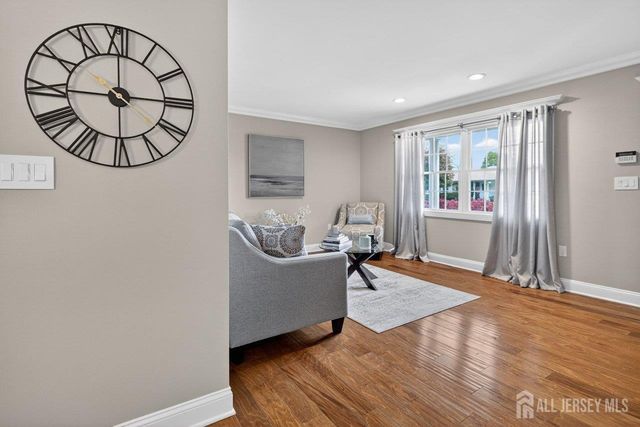 16 Evergreen Terrace, Monroe, NJ 08831