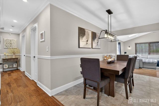 16 Evergreen Terrace, Monroe, NJ 08831