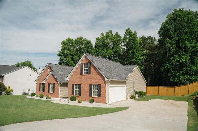 2844 Michelle Lee Drive, Dacula, GA 30019