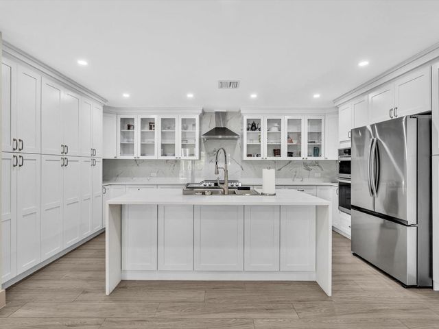 9960 NW 23rd St, Coral Springs, FL 33065
