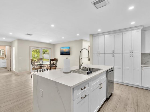 9960 NW 23rd St, Coral Springs, FL 33065