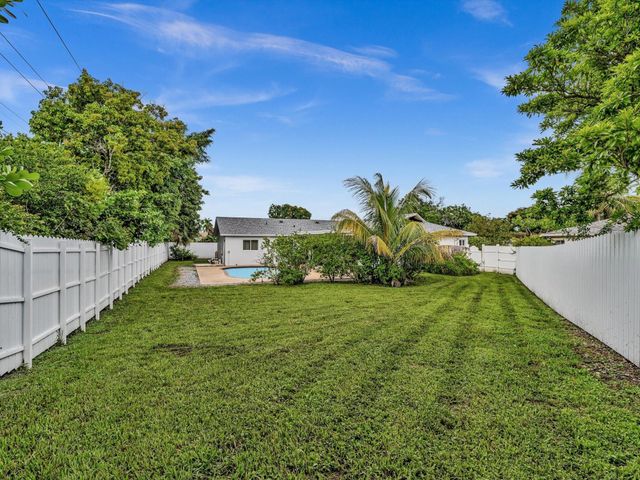 9960 NW 23rd St, Coral Springs, FL 33065