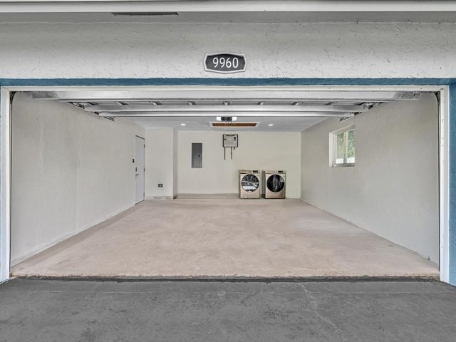 9960 NW 23rd St, Coral Springs, FL 33065