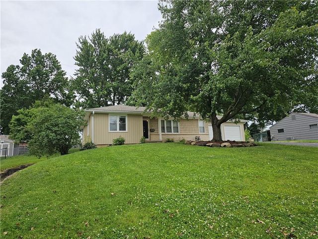 10913 W 50TH Terrace, Shawnee, KS 66203