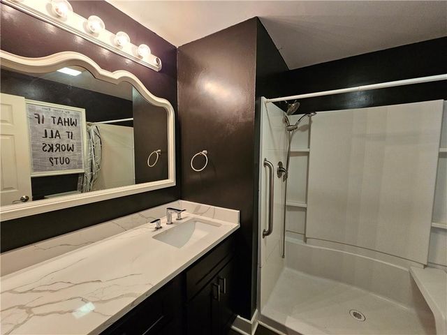 10913 W 50TH Terrace, Shawnee, KS 66203