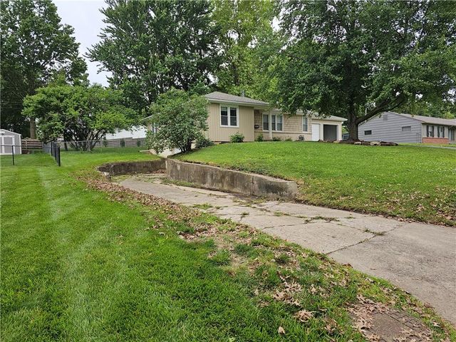 10913 W 50TH Terrace, Shawnee, KS 66203