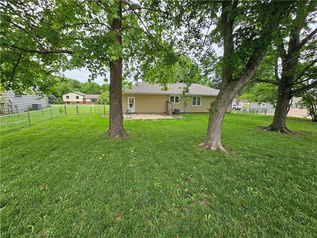 10913 W 50TH Terrace, Shawnee, KS 66203