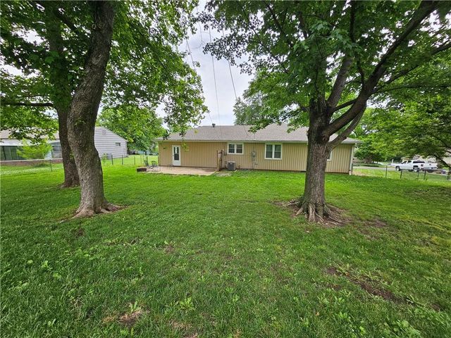 10913 W 50TH Terrace, Shawnee, KS 66203