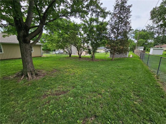 10913 W 50TH Terrace, Shawnee, KS 66203