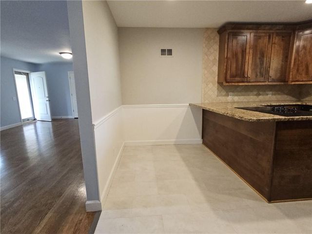 10913 W 50TH Terrace, Shawnee, KS 66203