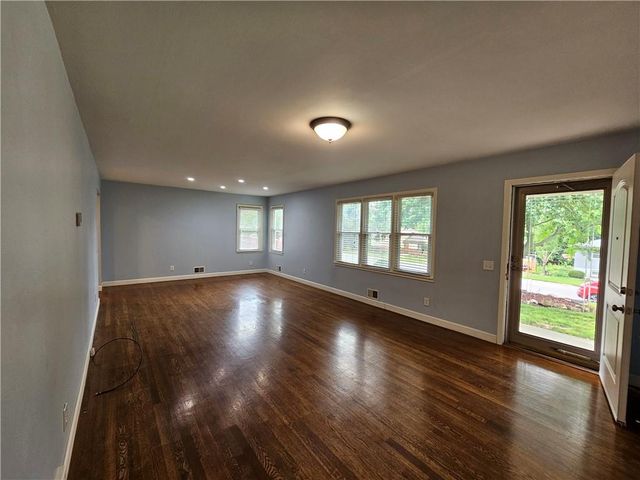 10913 W 50TH Terrace, Shawnee, KS 66203