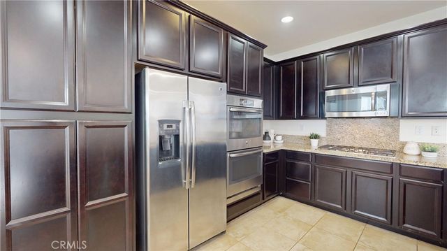 28620 Vista Del Rio, Valencia, CA 91354