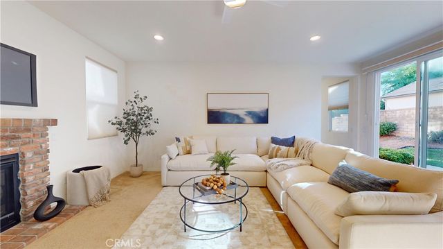 28620 Vista Del Rio, Valencia, CA 91354