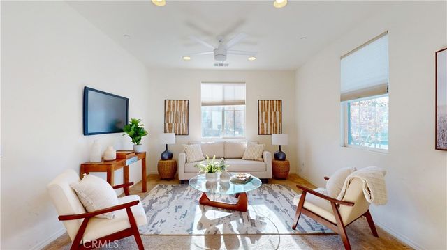 28620 Vista Del Rio, Valencia, CA 91354