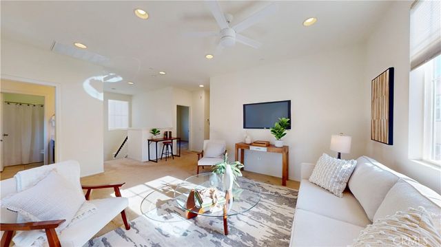 28620 Vista Del Rio, Valencia, CA 91354