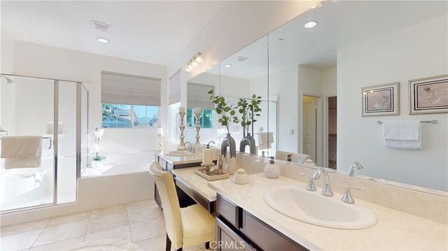 28620 Vista Del Rio, Valencia, CA 91354