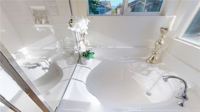 28620 Vista Del Rio, Valencia, CA 91354