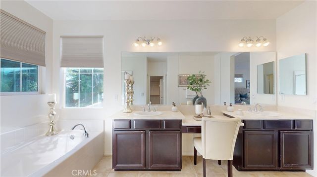 28620 Vista Del Rio, Valencia, CA 91354