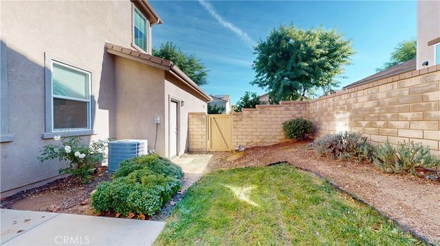 28620 Vista Del Rio, Valencia, CA 91354