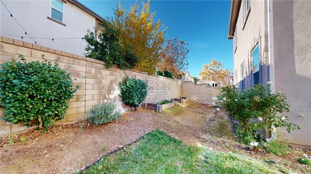 28620 Vista Del Rio, Valencia, CA 91354