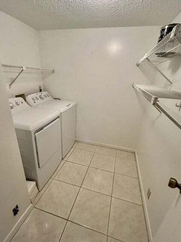 813 Sky Pine Way E1, Greenacres, FL 33415