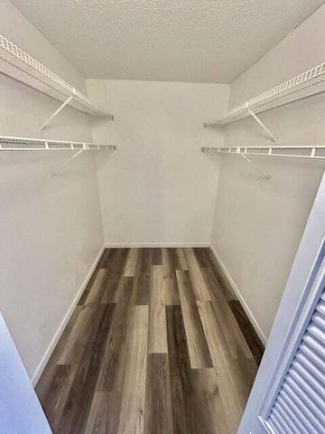 813 Sky Pine Way E1, Greenacres, FL 33415