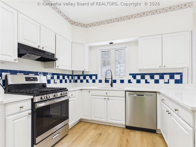 5301 Doc Bailey Road, Charleston, WV 25313